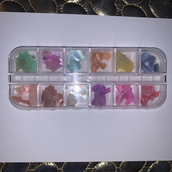 Crushed Colored Seashells for Nail Art - Picture 2 of 4